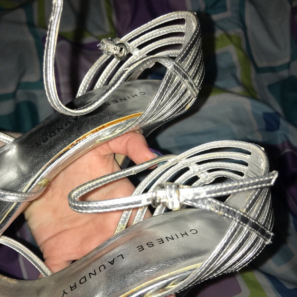 Silver heels - Picture 8 of 8